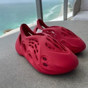 adidas Yeezy Foam Runner “Vermillion” sneakers US Men Size 8